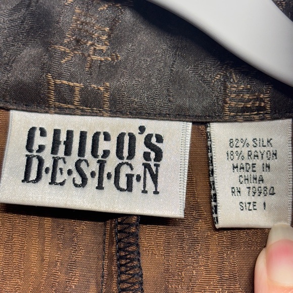Chico's Design Brown Button Down Shirt Jacket Silk Blend Asian Printed Hanzi 1/S - Picture 3 of 6